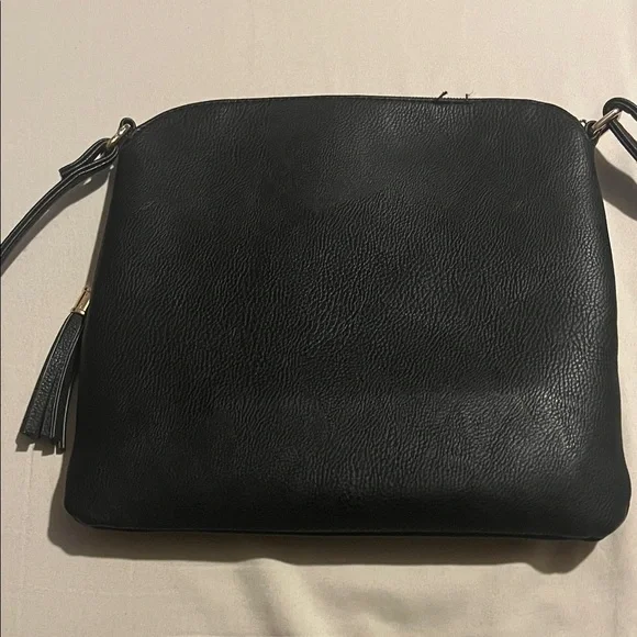 Elegant Black Crossbody Bag - Picture 5 of 11